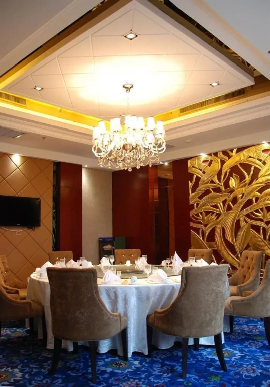 Rongcheng Celebrity Hotel High Speed Rail Station Shop