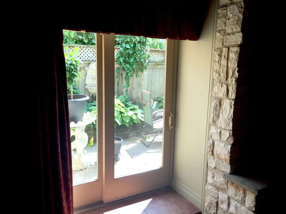 Grey Rose Suites