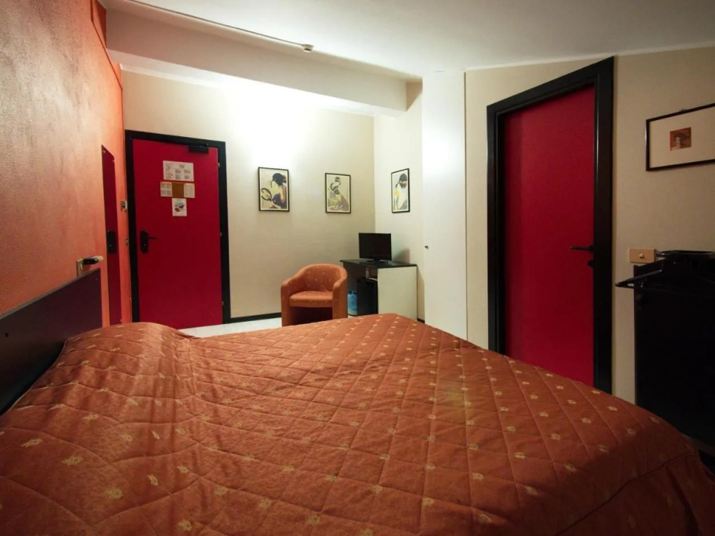 Hotel Versailles