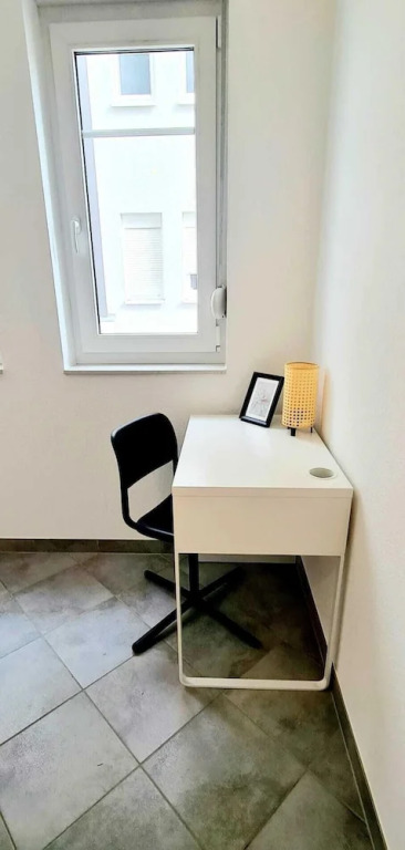 New 1 Bedroom Flat with Balcony & Garden