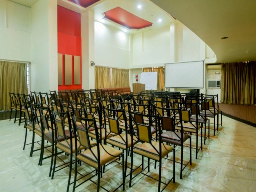 OYO 17243 Hotel Celebration Inn