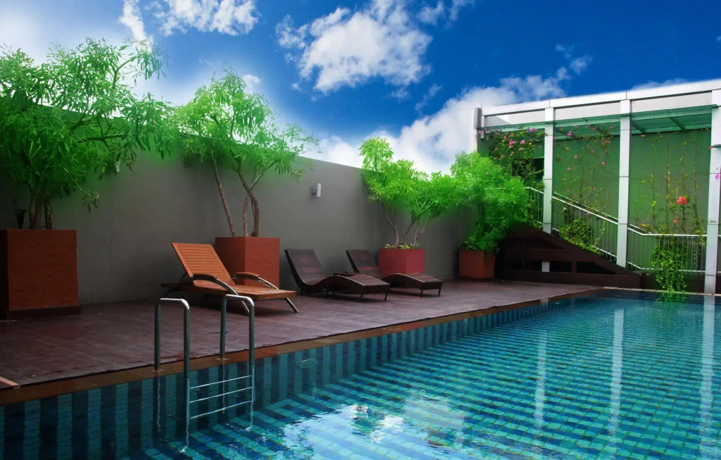 Sparks Life Jakarta, ARTOTEL Curated