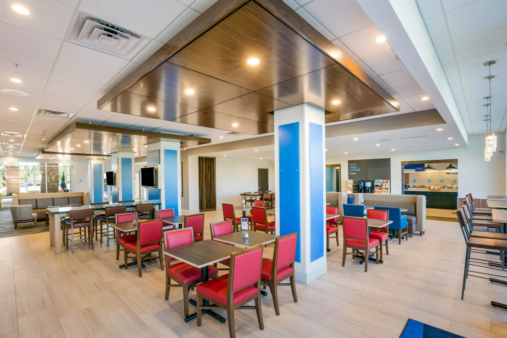 Holiday Inn Express & Suites Jacksonville - Town Center by IHG