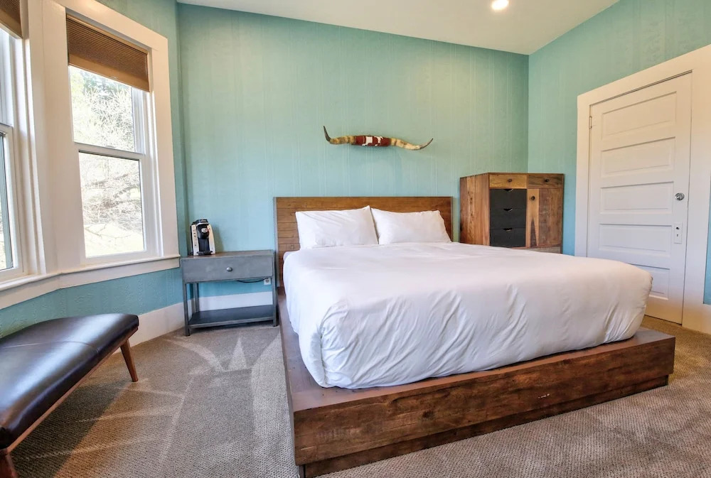 The Groveland Hotel