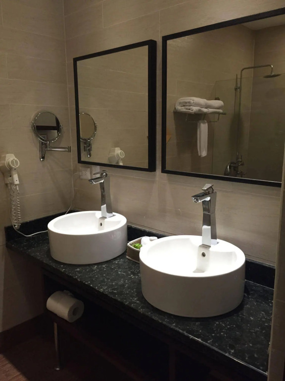 Weston Suites Hotel