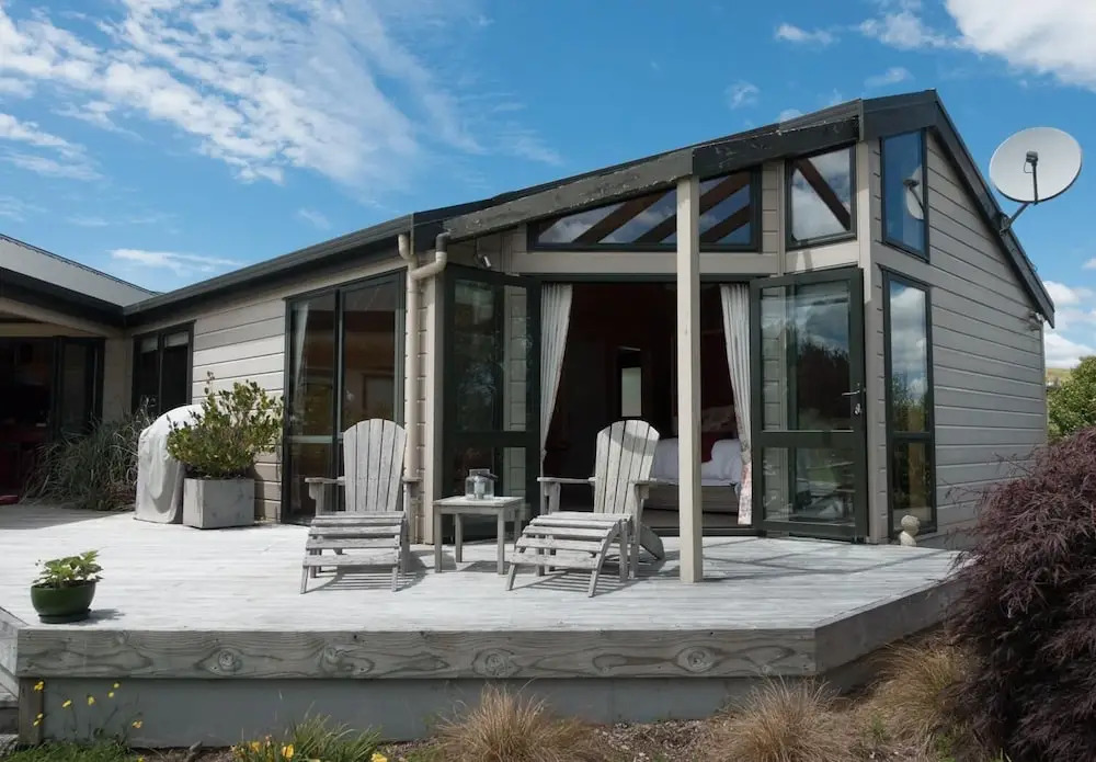 Astelia Lodge
