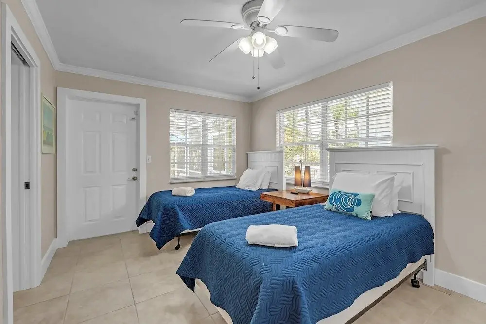 Beached Inn 3 Bedroom Home by RedAwning