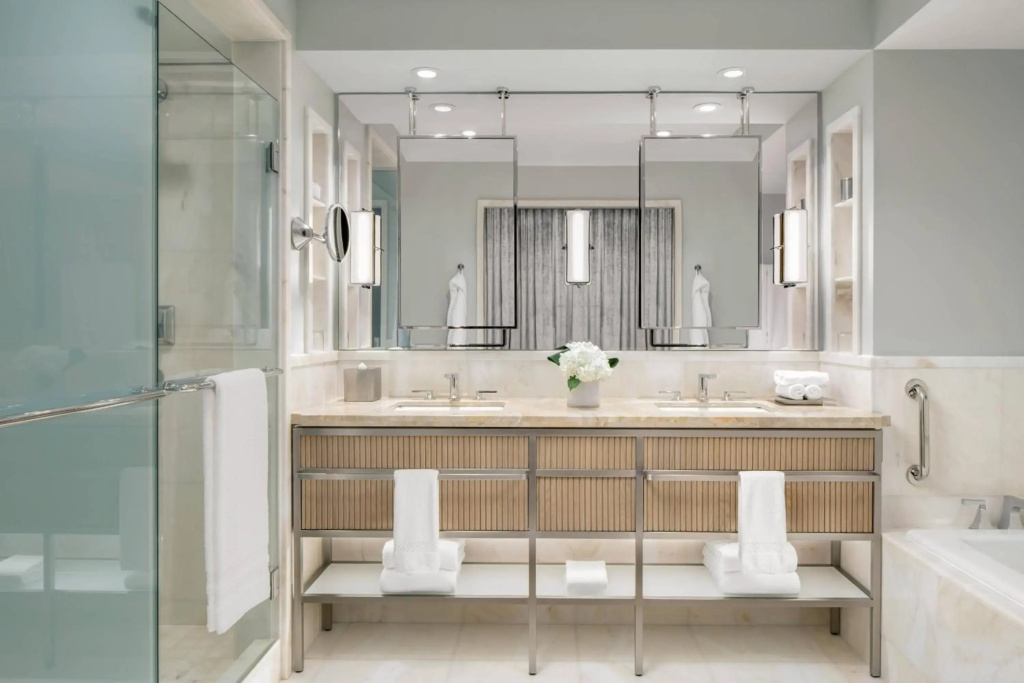 The Ritz-Carlton, Toronto