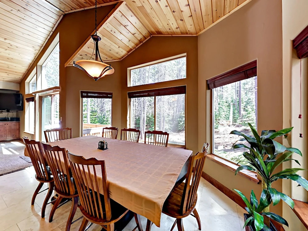 High End Executive Tahoe Home by RedAwning