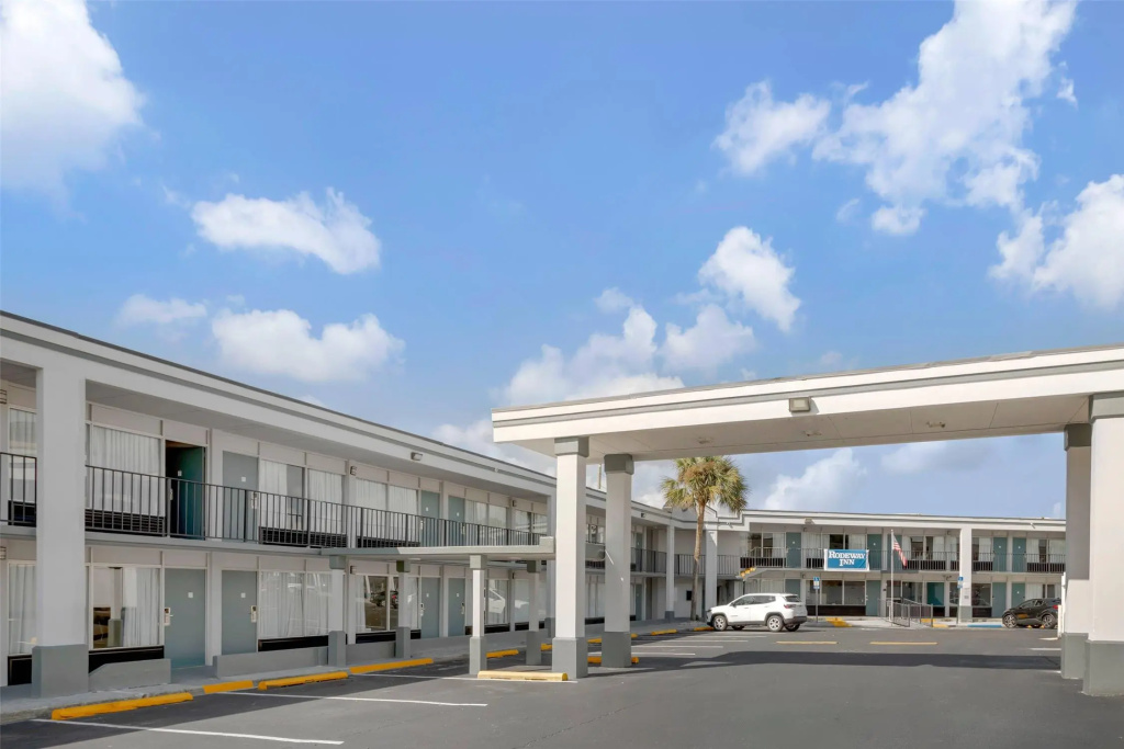 Rodeway Inn Orange Park - Jacksonville near Naval Air Station