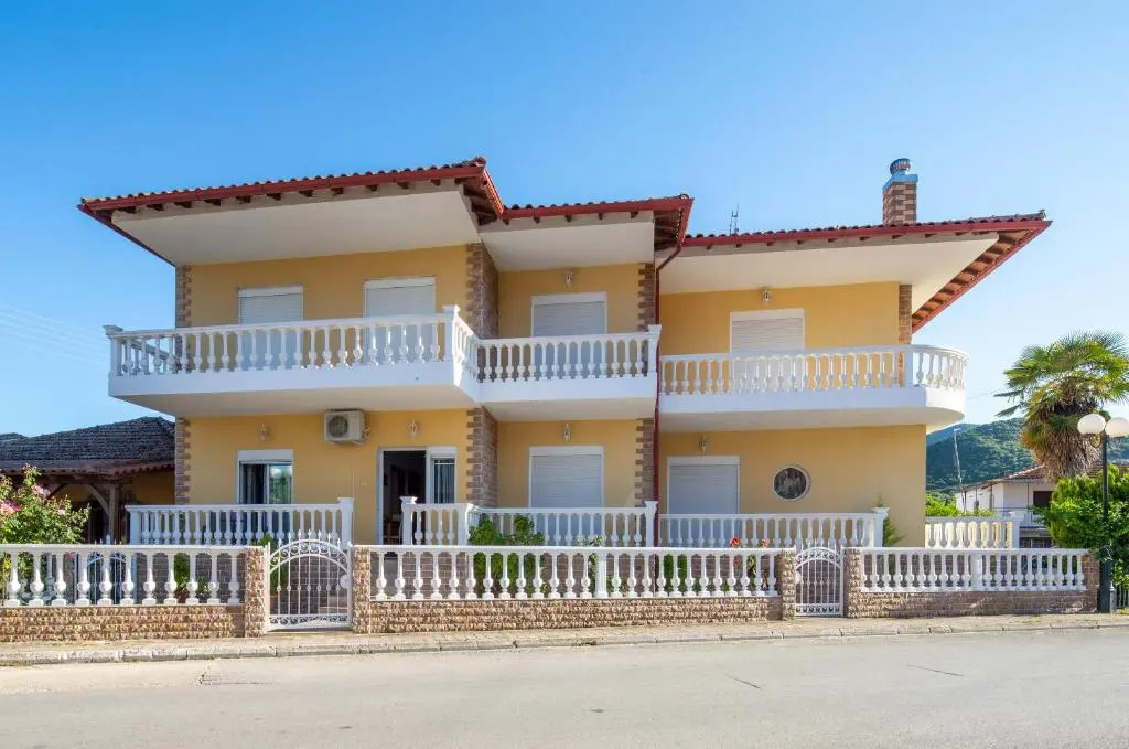 family house nikos 2