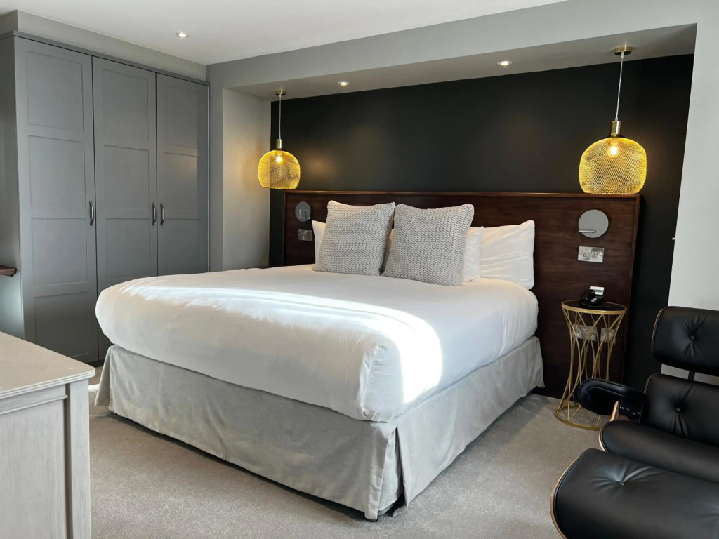 The Orchard Hotel & Restaurant