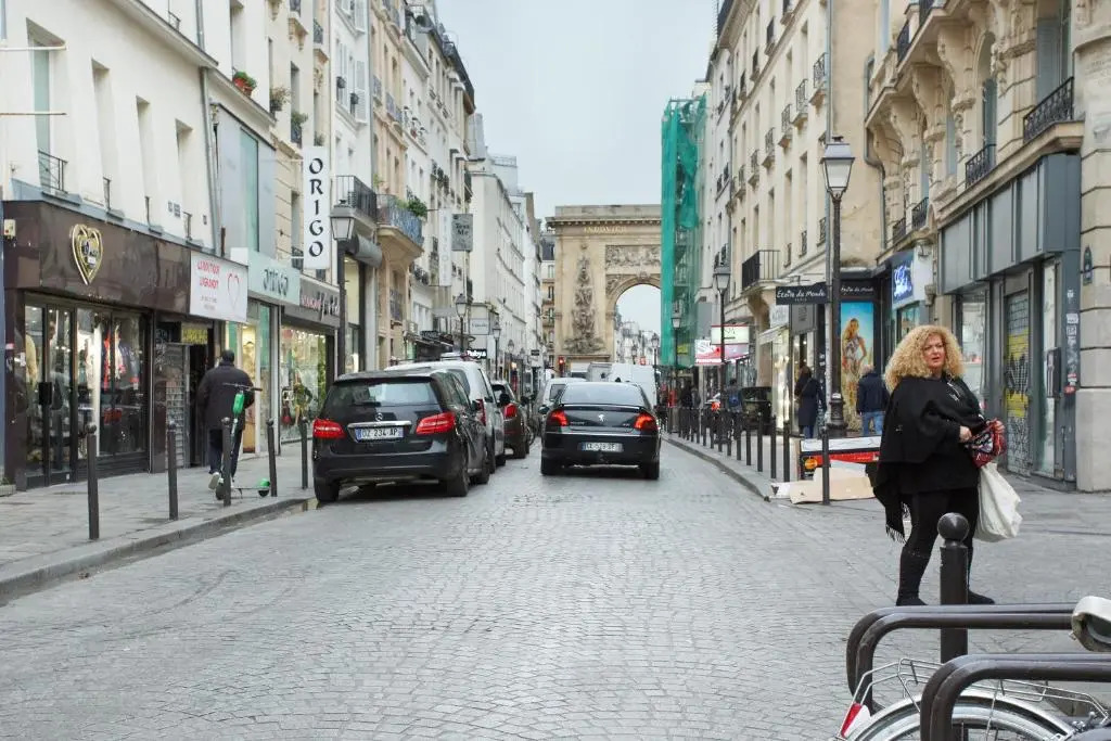 253, 2BDR Center of PARIS