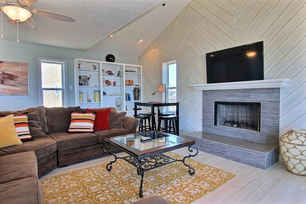 Water's Edge 6LC 4 Bedrooms 2 Bathrooms Home