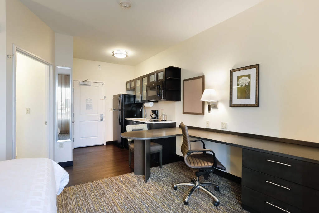 Candlewood Suites Lenexa - Overland Park Area by IHG