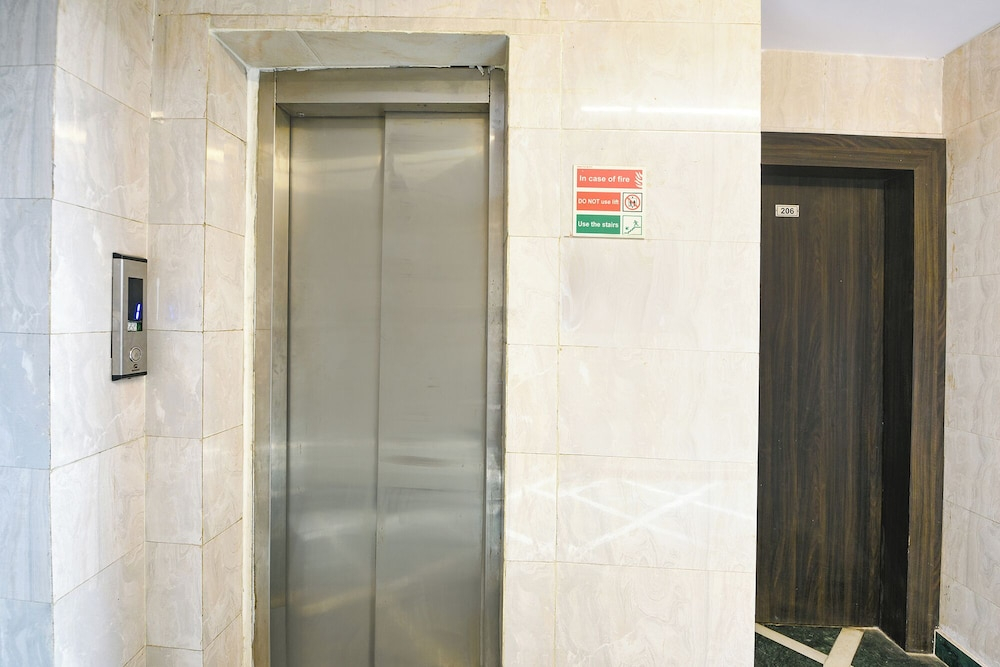 FabHotel Vishesh Continental