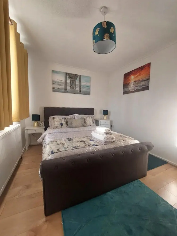 2-bed House in the Heart of Woodhouse, Leeds