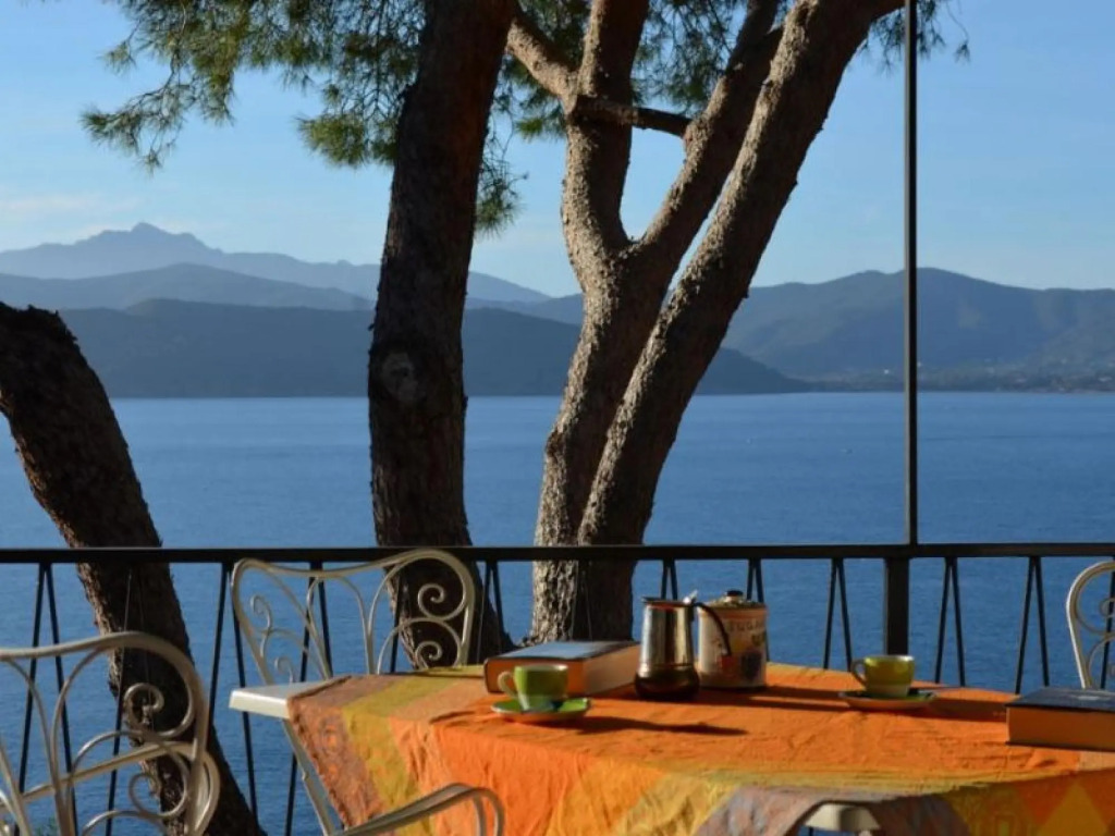 Apartment with panoramic sea view in a two-family villa just a few meters from the sea-RIPA DEI CARRAI2