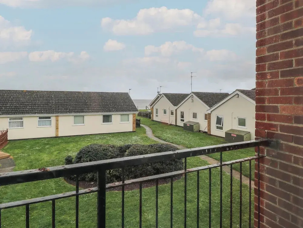 19 Waterside Park