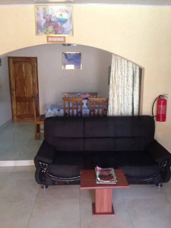 Kwamo Executive lodge