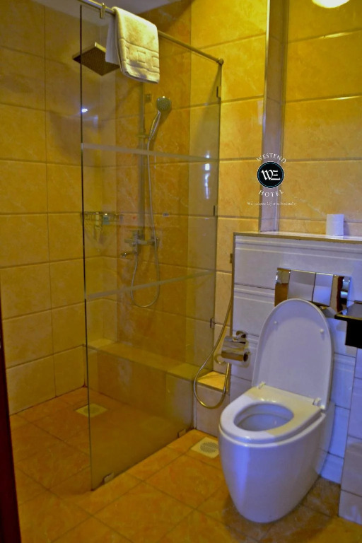 We Hotel and Suites
