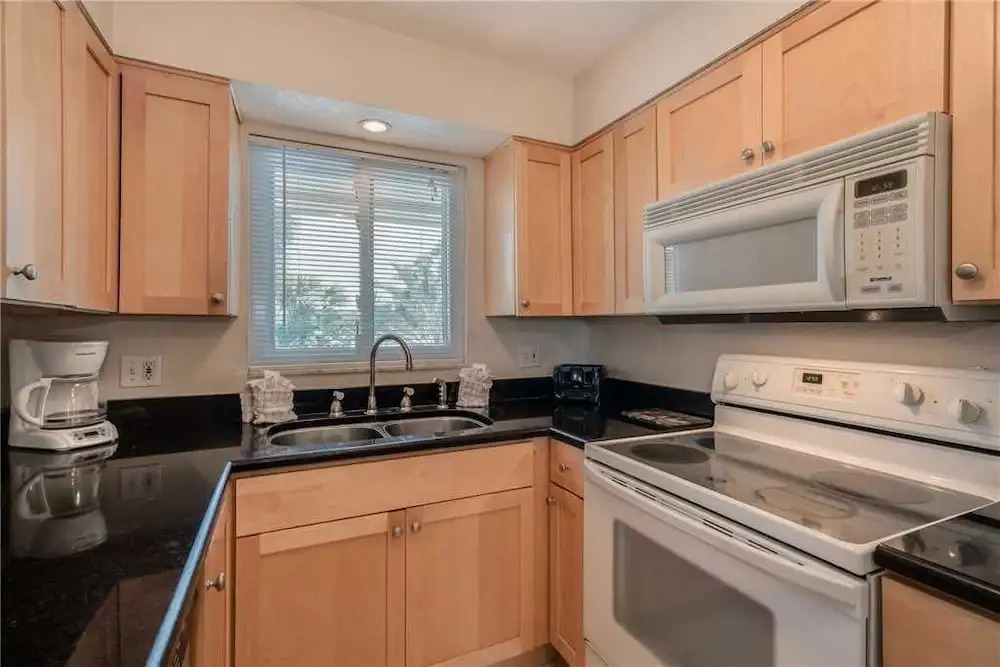 Waves 17 - One Bedroom Condo