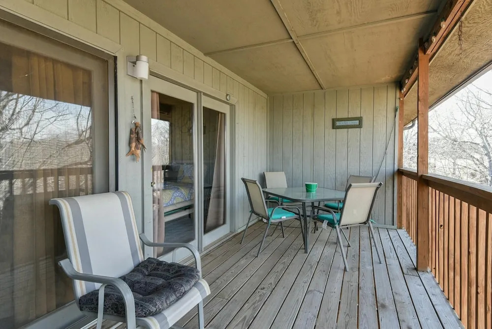 Westcreek Lodge @ Notch-vaulted Ceilings, 2 Pools, Private Lake, 1 Mile to Sdc!