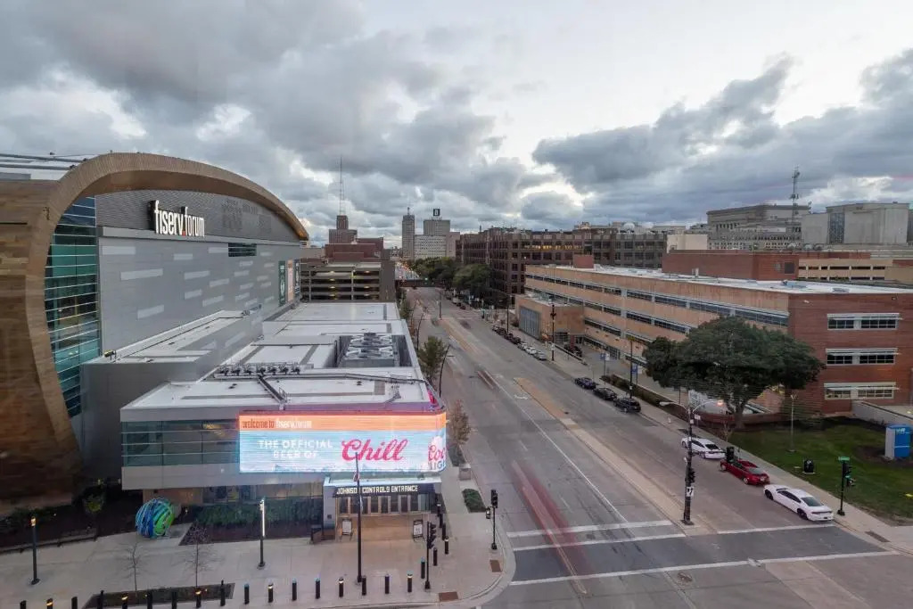 Flexhome Skywalk to Fiserv U3 RooftopGymParking