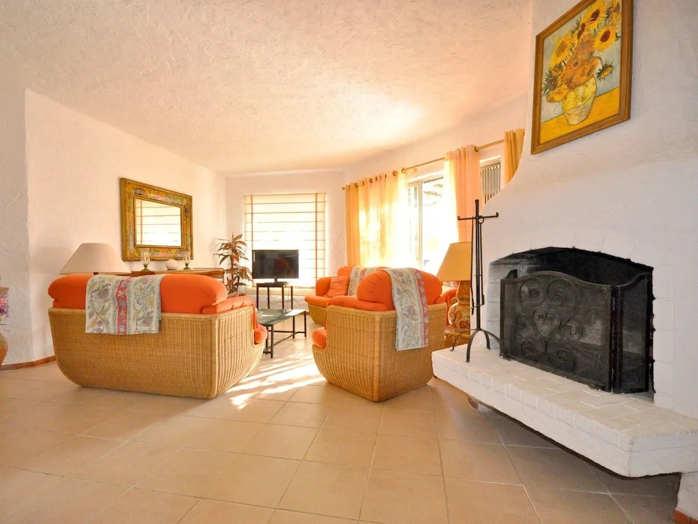 Beautiful Villa With Private Swimming Pool Near the Center of Vilamoura