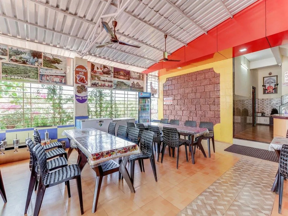 Collection O 30095 Nauroji Nagar Marg