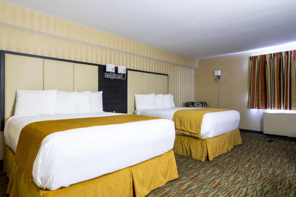 Sinbads Hotel & Suites