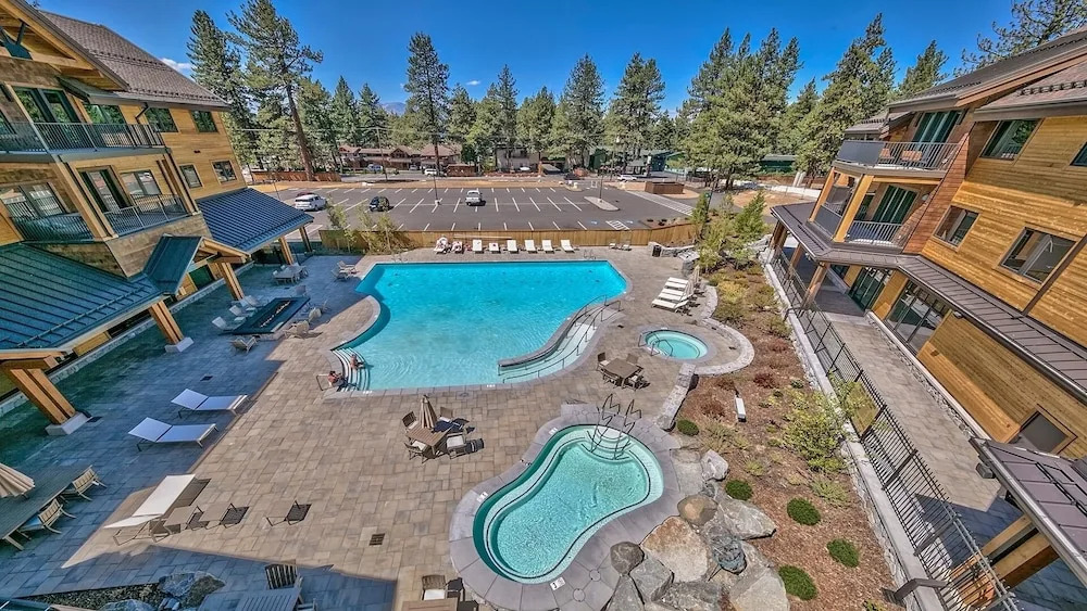 Luxury Residence - Gondola across the Street 2 Bedroom Condo by RedAwning