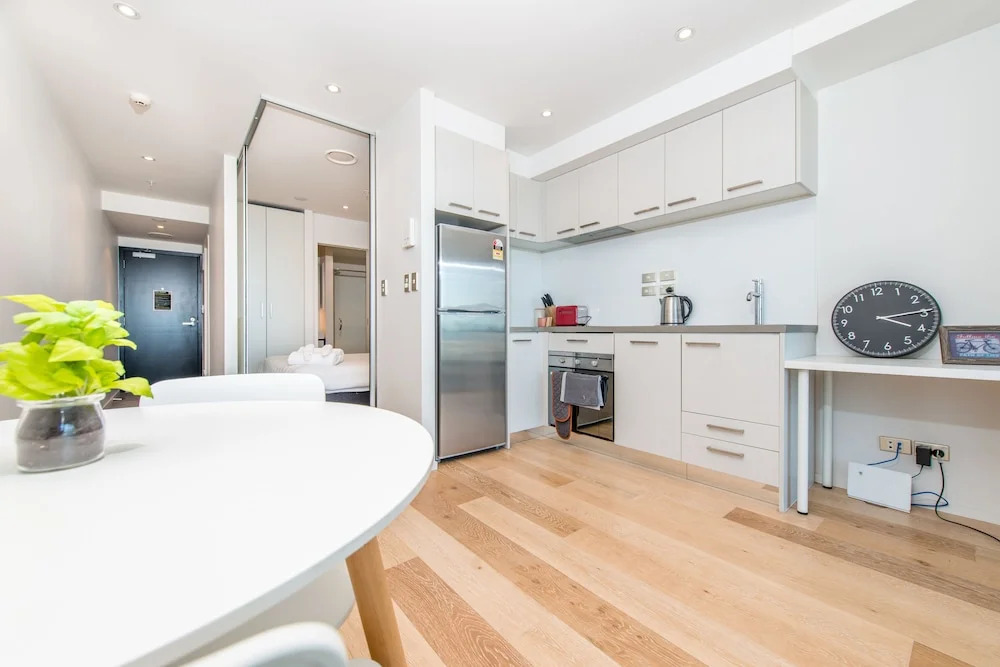 JHT - 1 BRM Apartment, Queen St, Seaview
