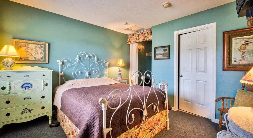 Sandy Cove Inn