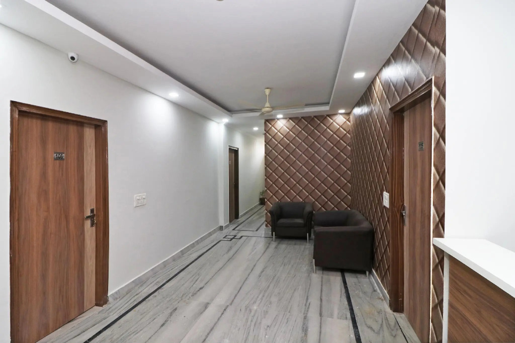 Capital O Esscon House Near Payal Cinema