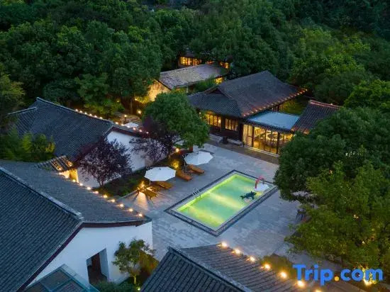 Yijiangnan Shuiyue Hanfu Theme Homestay