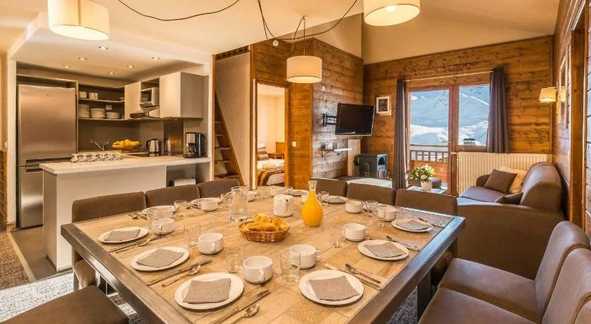 Chalet Val 2400