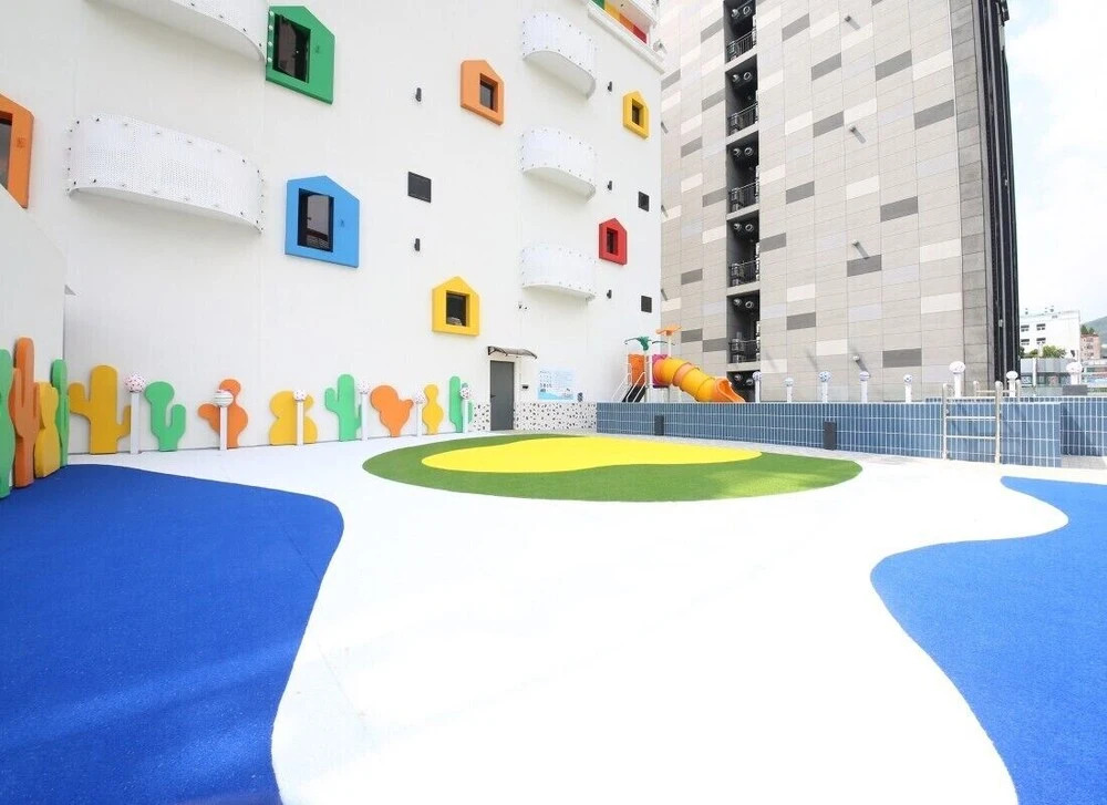 Almond Kids Hotel