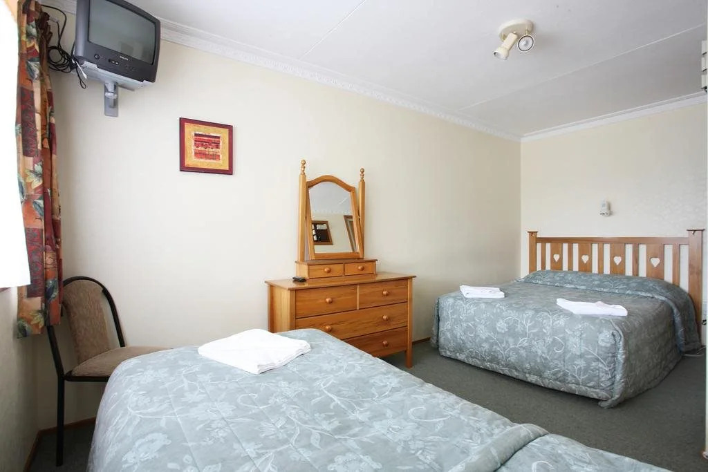 Queens Park Motels