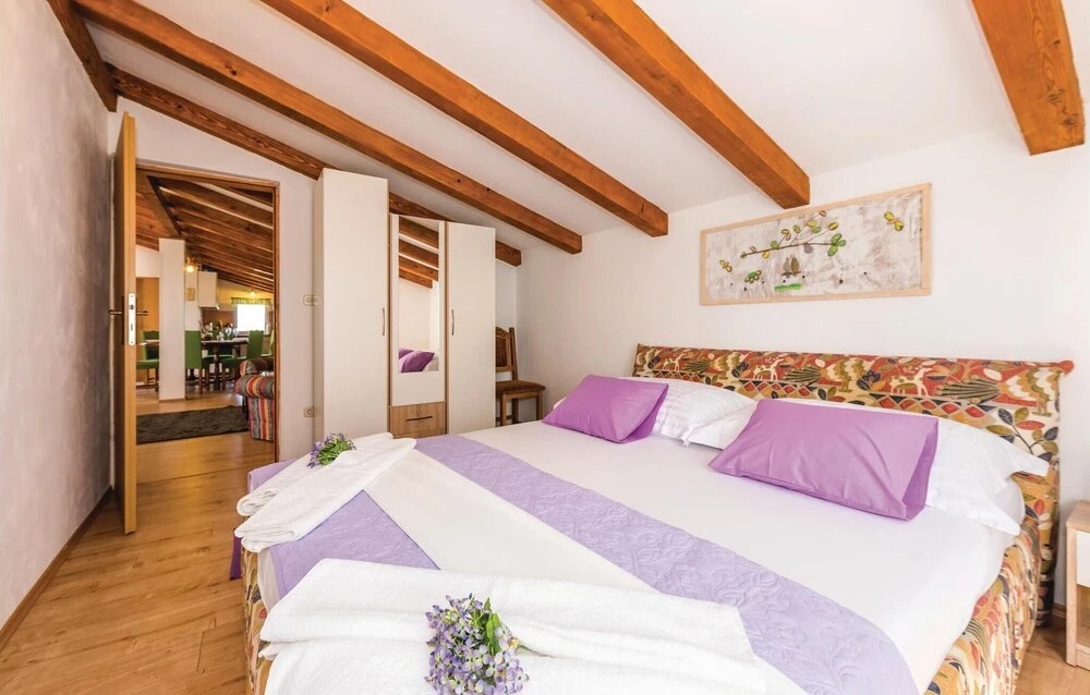 Stunning Home in Tribunj With Wifi and 4 Bedrooms