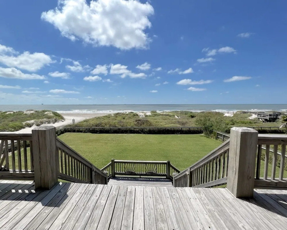 Lazy Days 4 Bedroom Home by Redawning