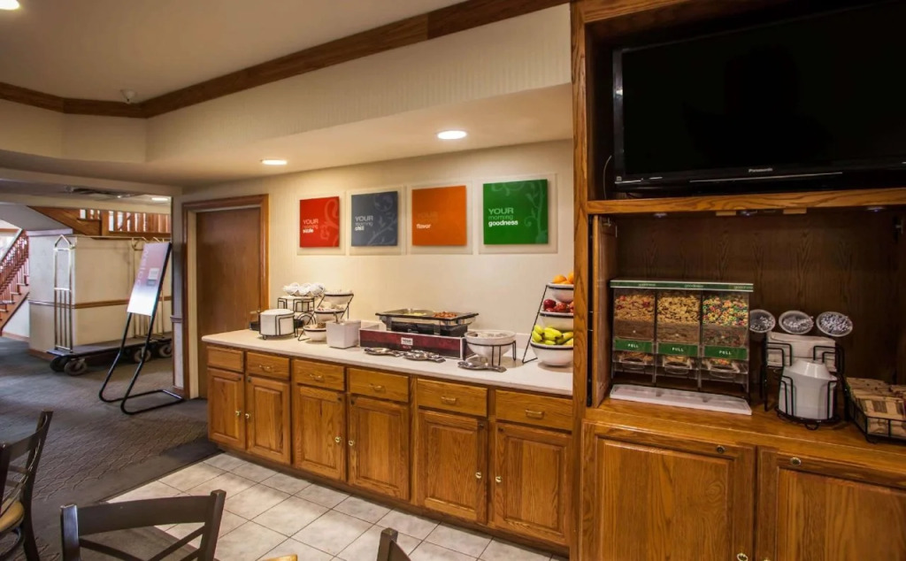 Comfort Inn & Suites Geneva- West Chicago