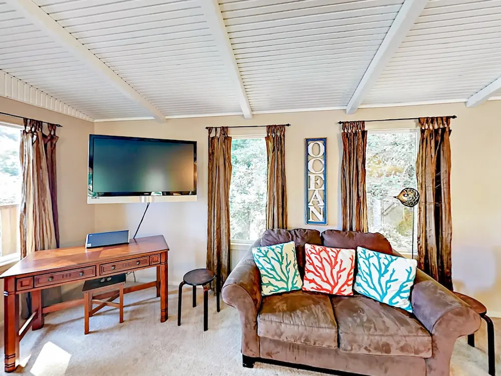 32750 Cape Kiwanda Drive Home - 3 Br home by RedAwning