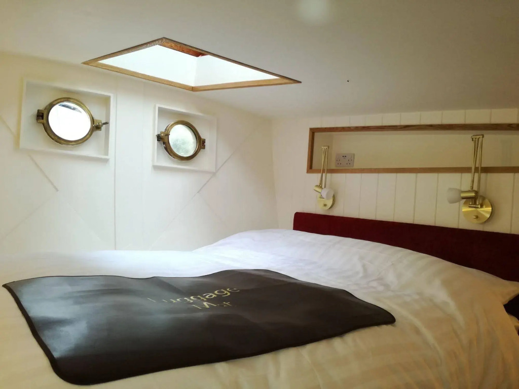 Hotel Barge Waternimf
