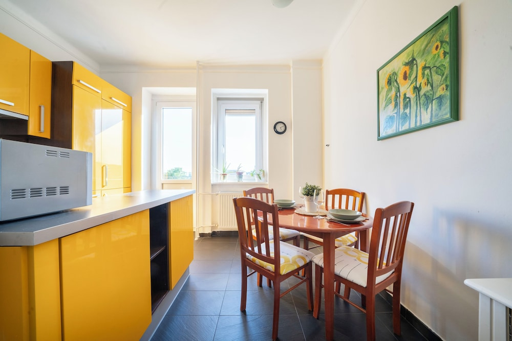 Aurelia Suite – Spacious W/ Ac & Danube View