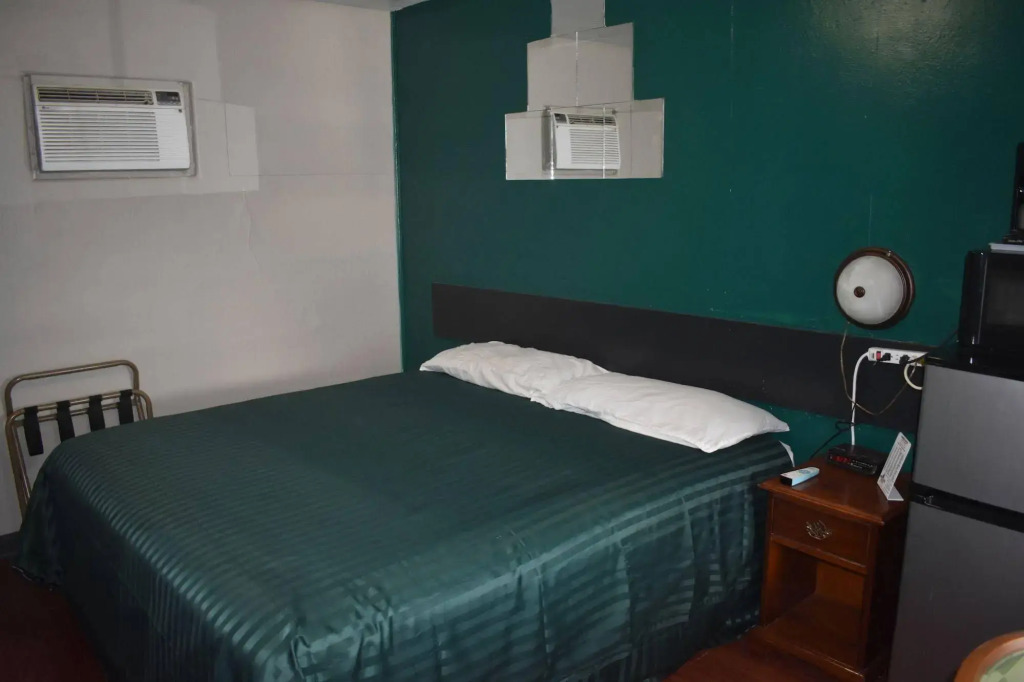 Cooper Motel Tuscola