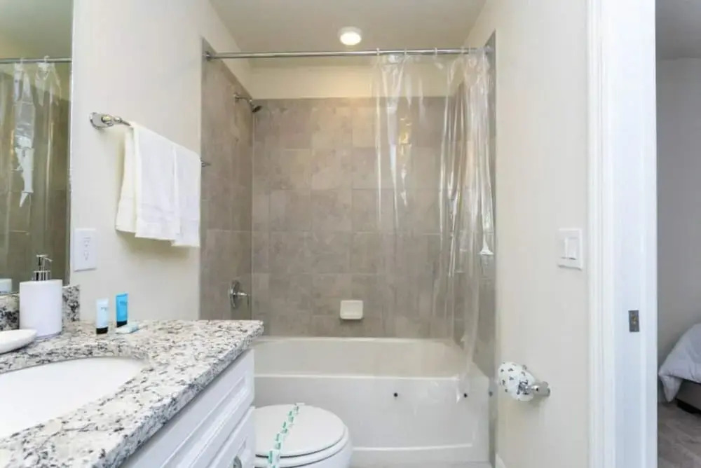 1807 Amazing brand new house
