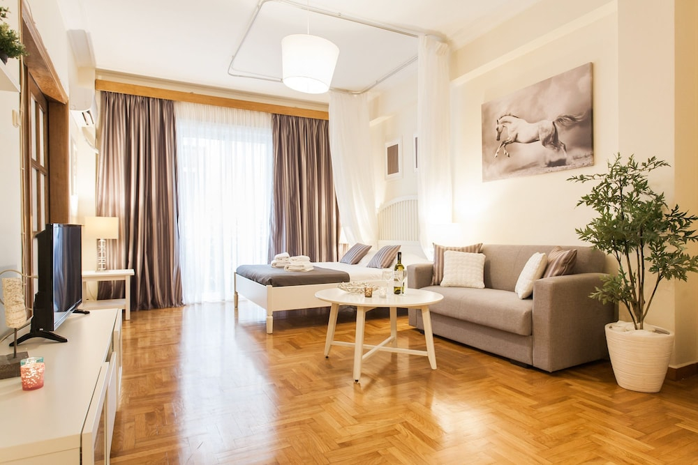 Athenian Home by Livin Urbban