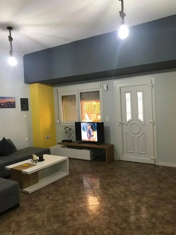 Apartment 100 square meters in perea 40 meters away from the sea