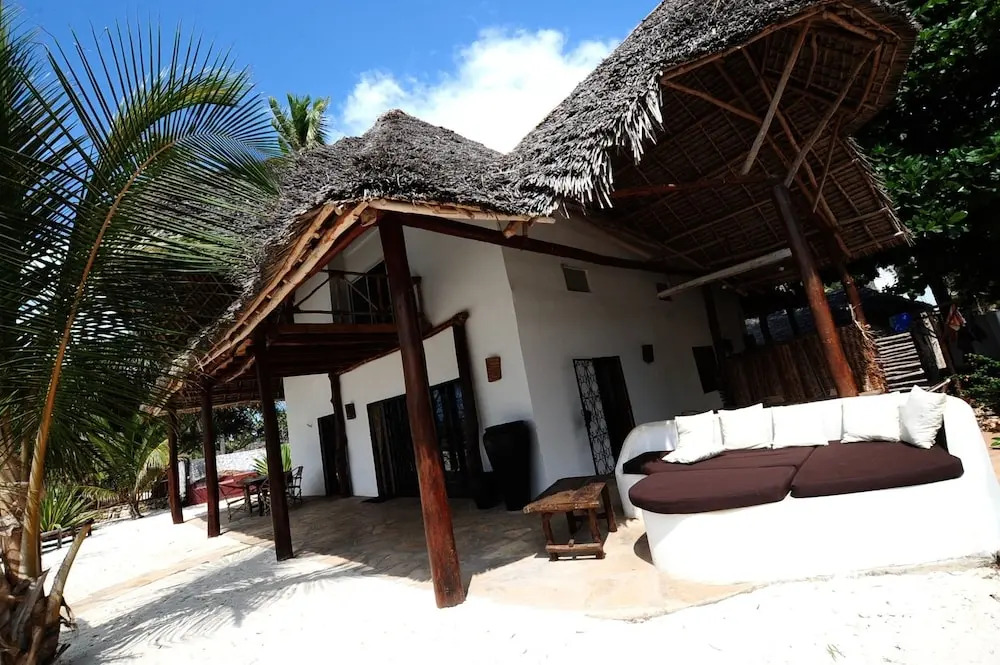 Beachfront Villa Patti ZanzibarHouses